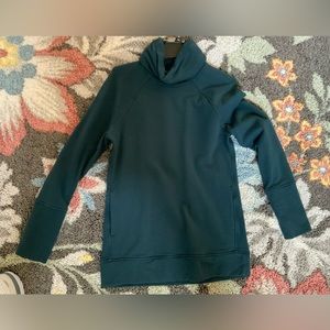 Lululemon dark green long sweatshirt-size 8